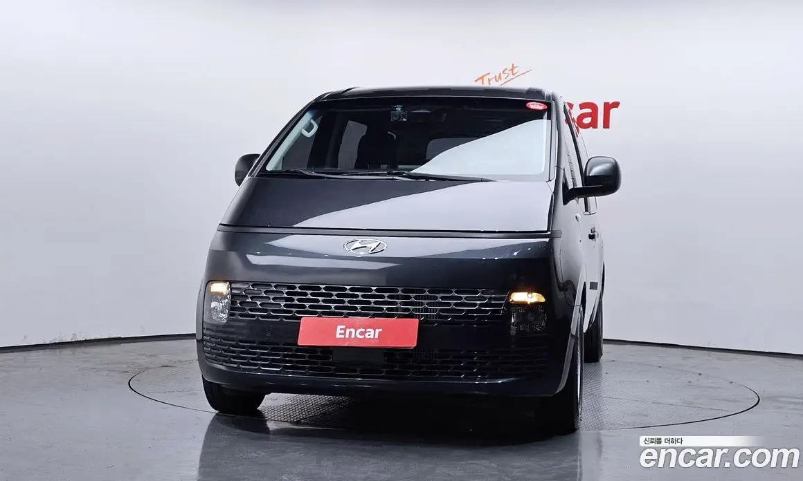 Hyundai Staria 2022 2.2 автомат (гидро), фото 3