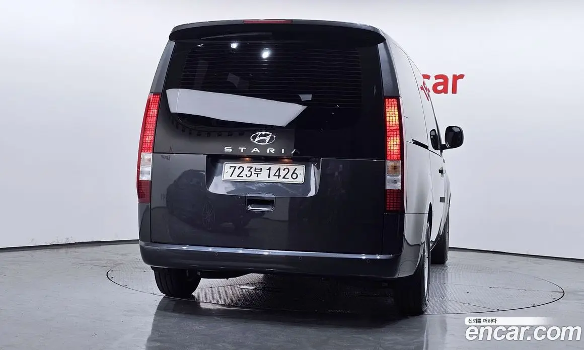 Hyundai Staria 2022 2.2 автомат (гидро), фото 4
