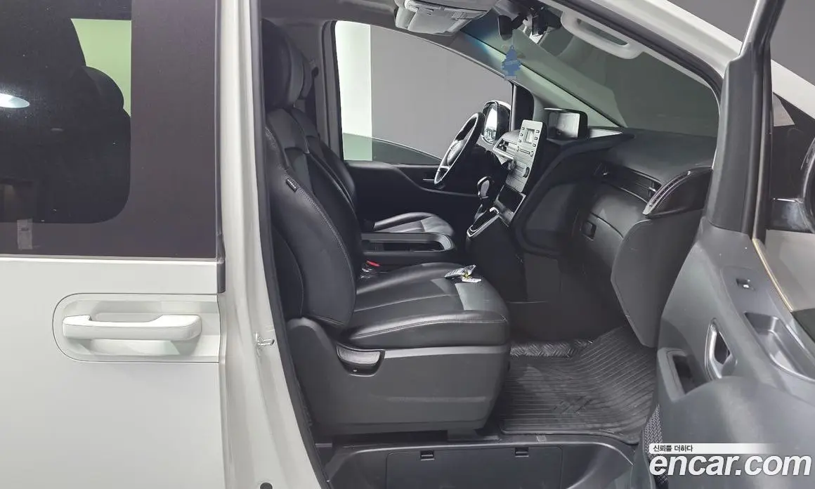 Hyundai Staria 2023 2.2 автомат (гидро), фото 16 Hyundai Staria 2023 2.2 автомат (гидро), фото 16