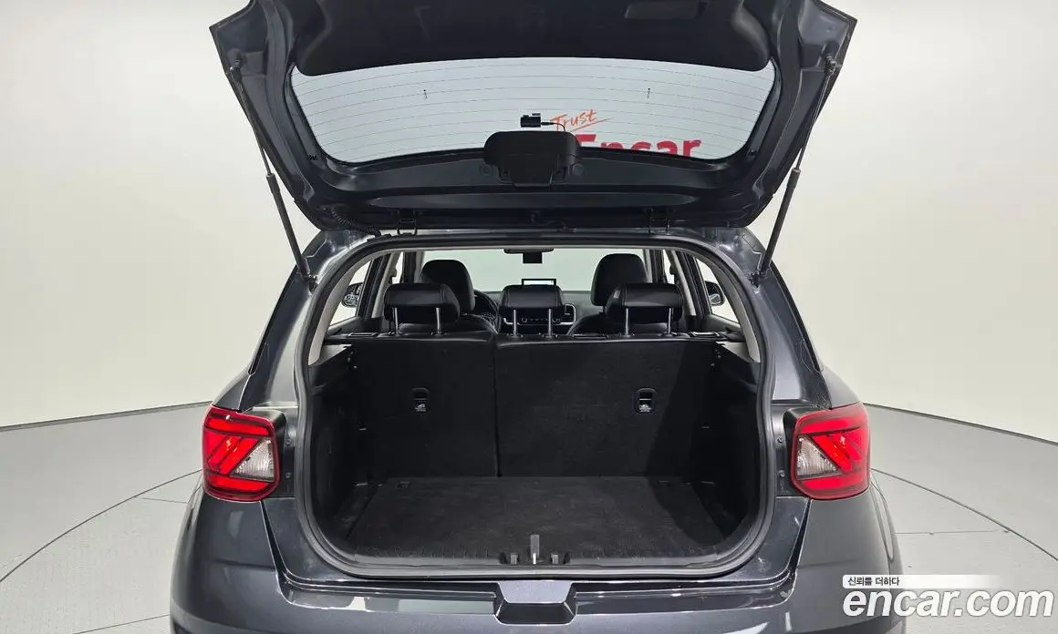 Hyundai Venue 2019 1.6 автомат (гидро), фото 20