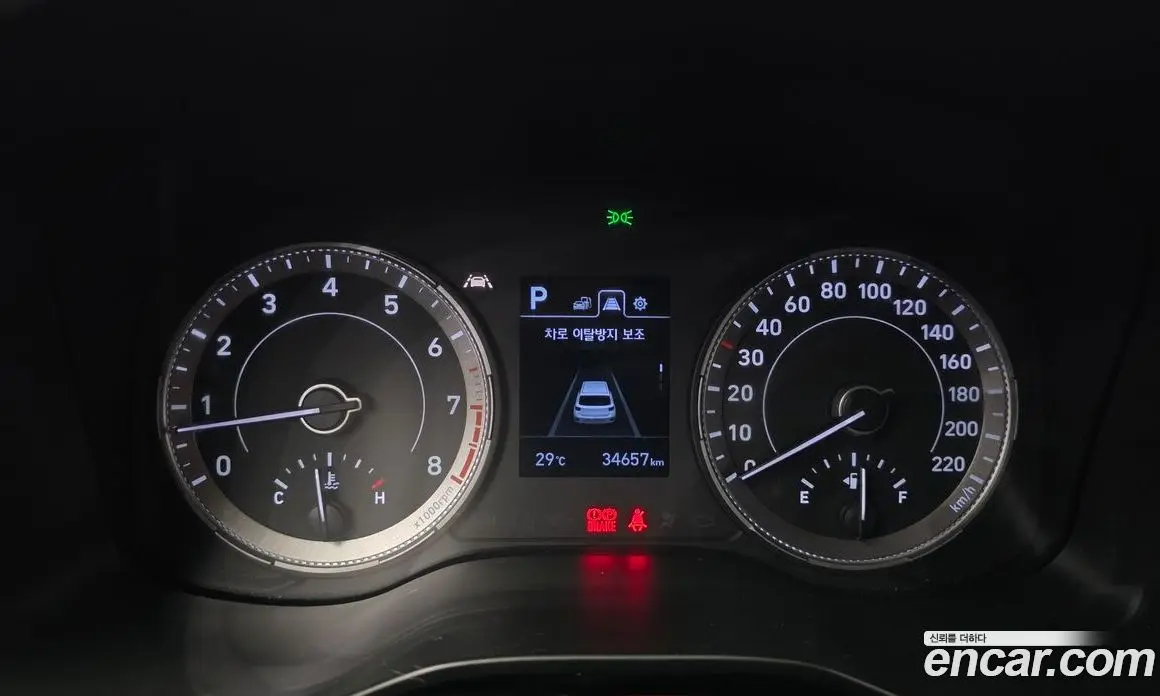 Hyundai Venue 2019 1.6 автомат (гидро), фото 8
