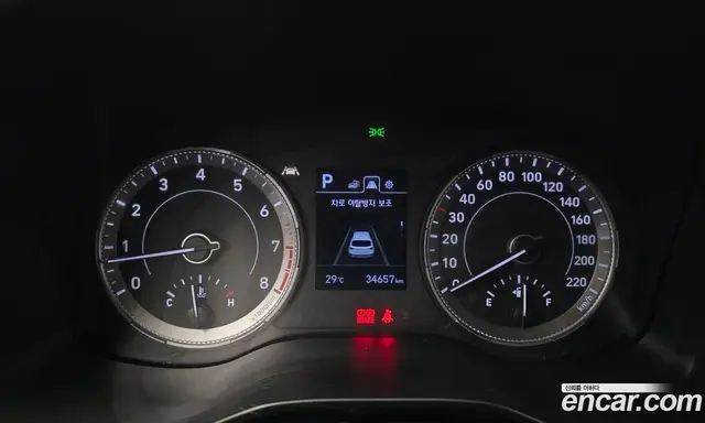 Hyundai Venue 2019 1.6 автомат (гидро), миниатюра 8