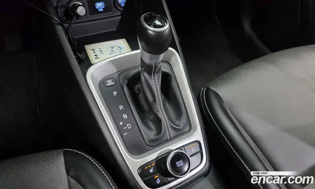 Hyundai Venue 2019 1.6 автомат (гидро), миниатюра 9