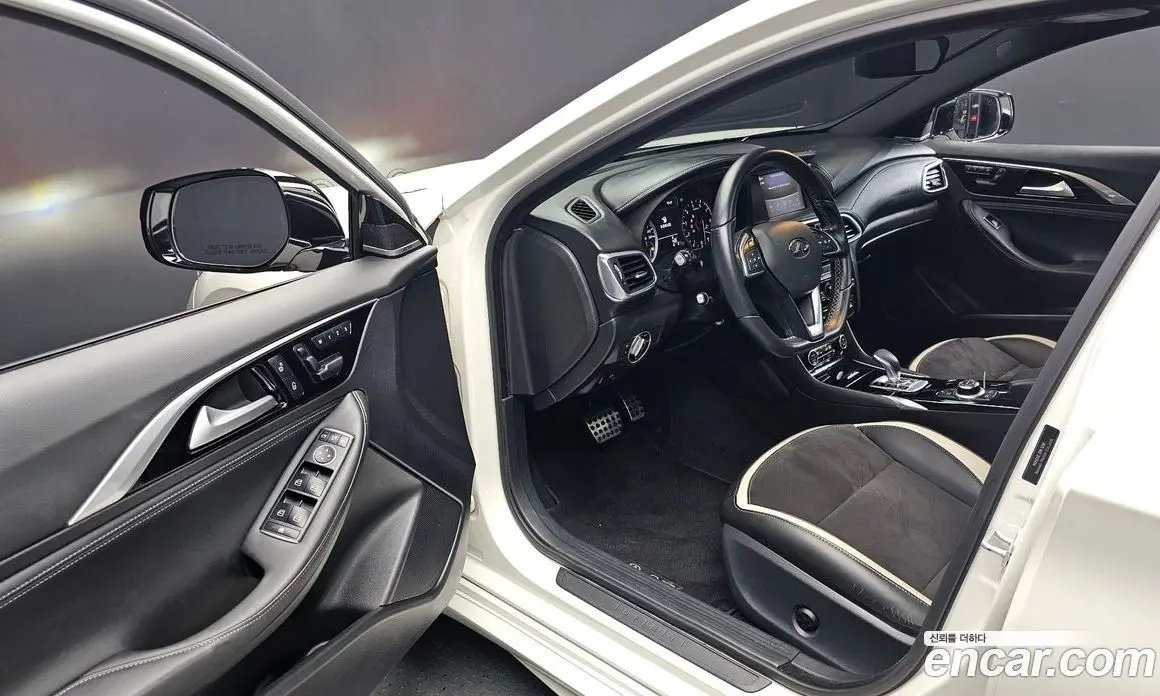 Infiniti Q30 2017 2.0 автомат (гидро), фото 13 Infiniti Q30 2017 2.0 автомат (гидро), фото 13