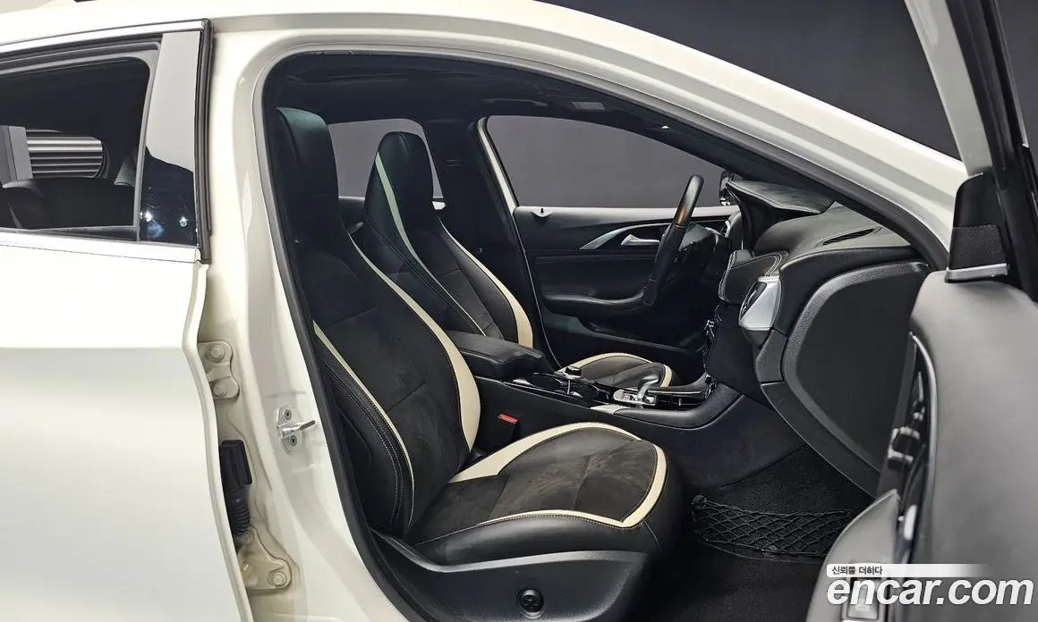 Infiniti Q30 2017 2.0 автомат (гидро), фото 16 Infiniti Q30 2017 2.0 автомат (гидро), фото 16