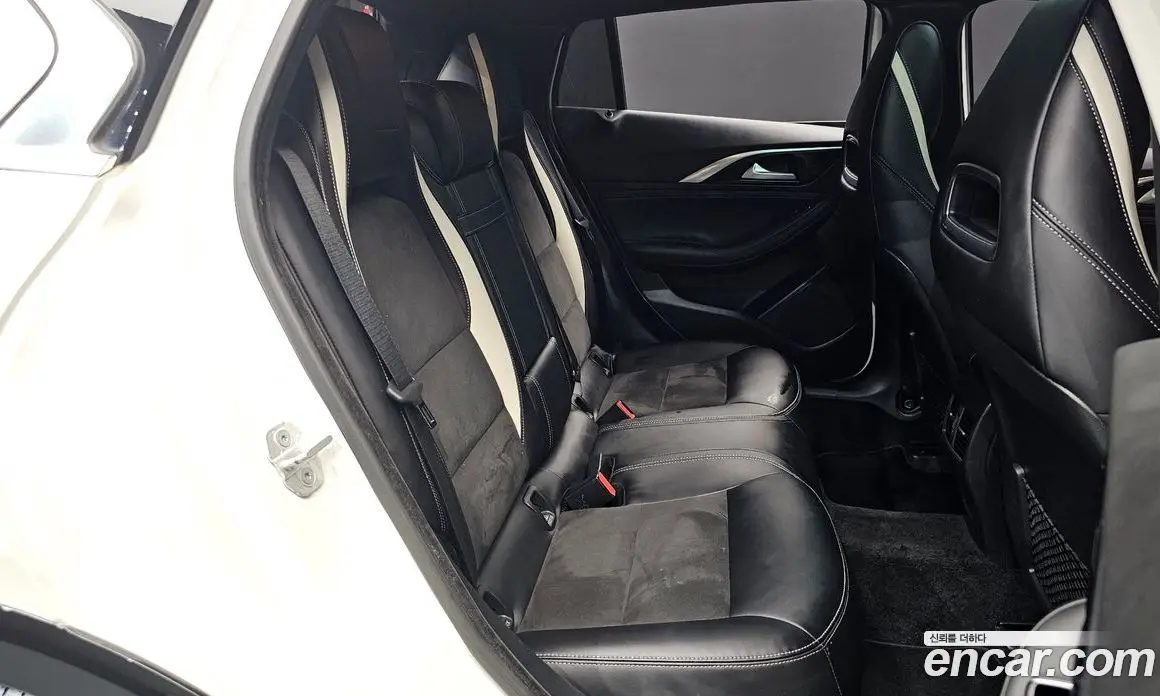 Infiniti Q30 2017 2.0 автомат (гидро), фото 17 Infiniti Q30 2017 2.0 автомат (гидро), фото 17