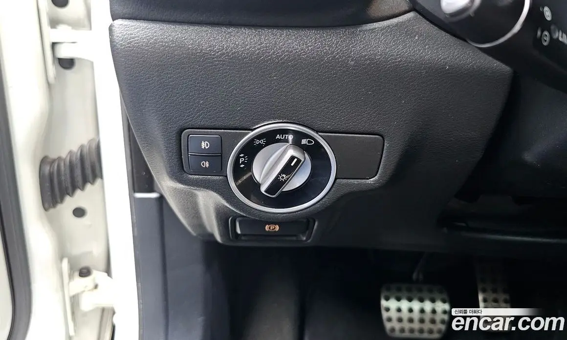 Infiniti Q30 2017 2.0 автомат (гидро), фото 25 Infiniti Q30 2017 2.0 автомат (гидро), фото 25