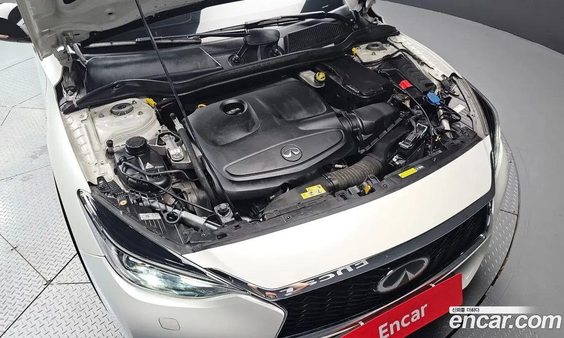 Infiniti Q30 2017 2.0 автомат (гидро), фото 6 Infiniti Q30 2017 2.0 автомат (гидро), фото 6