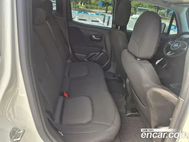 Jeep Renegade 2021 2.4 автомат (гидро), миниатюра 11 Jeep Renegade 2021 2.4 автомат (гидро), миниатюра 11