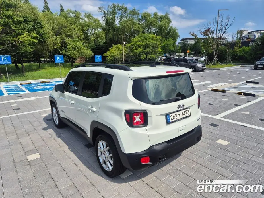 Jeep Renegade 2021 2.4 автомат (гидро), фото 4 Jeep Renegade 2021 2.4 автомат (гидро), фото 4