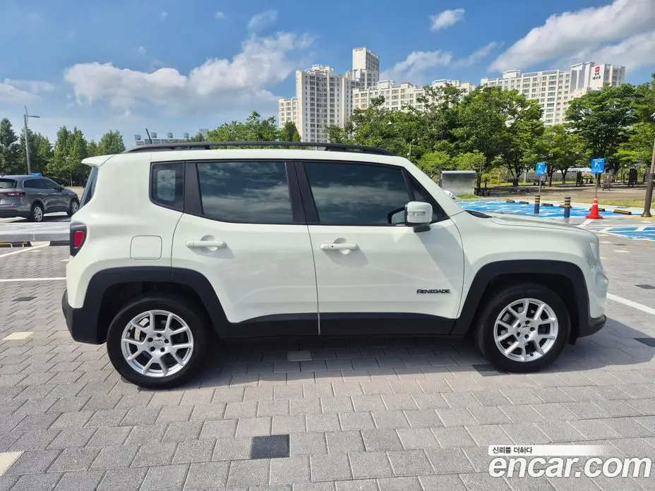Jeep Renegade 2021 2.4 автомат (гидро), фото 5 Jeep Renegade 2021 2.4 автомат (гидро), фото 5