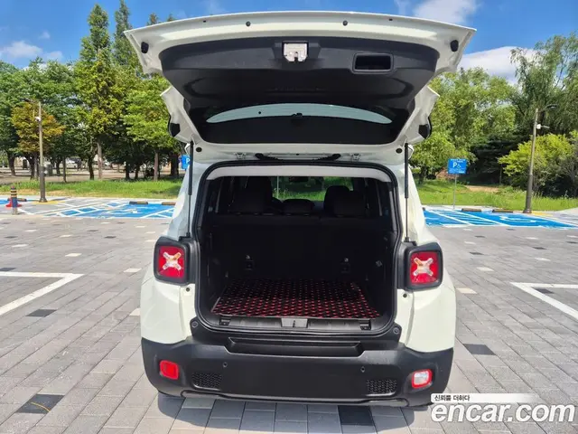 Jeep Renegade 2021 2.4 автомат (гидро), миниатюра 9 Jeep Renegade 2021 2.4 автомат (гидро), миниатюра 9