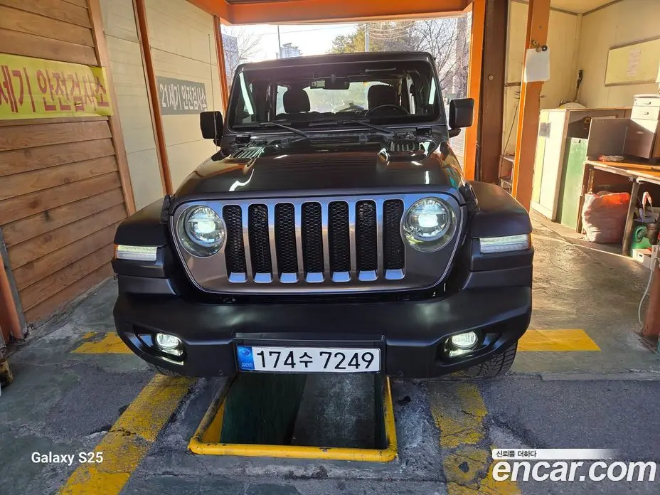 Jeep Wrangler 2021 2.0 автомат (гидро), фото 1 Jeep Wrangler 2021 2.0 автомат (гидро), фото 1