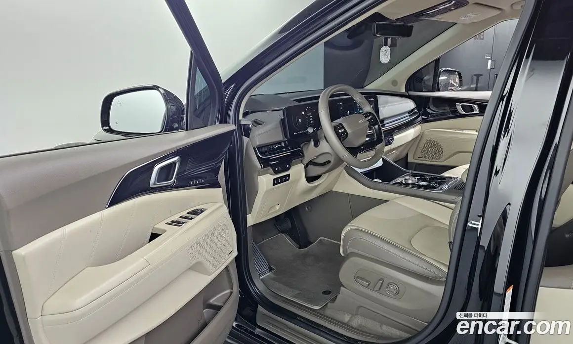 Kia Carnival 2025 1.6 автомат (гидро), фото 13