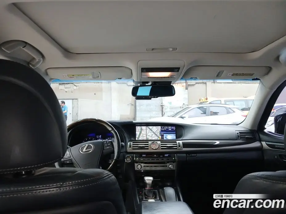 Lexus LS 2014 4.6 автомат (гидро), фото 15 Lexus LS 2014 4.6 автомат (гидро), фото 15