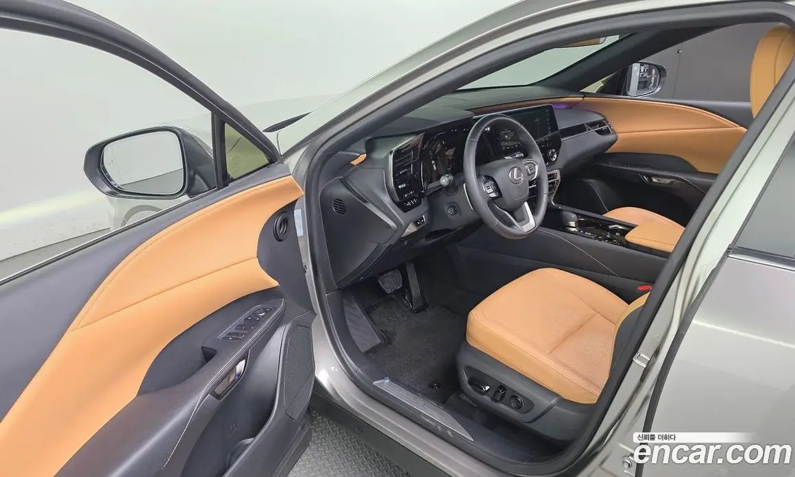 Lexus RX 2025 2.5 автомат (гидро), фото 18 Lexus RX 2025 2.5 автомат (гидро), фото 18