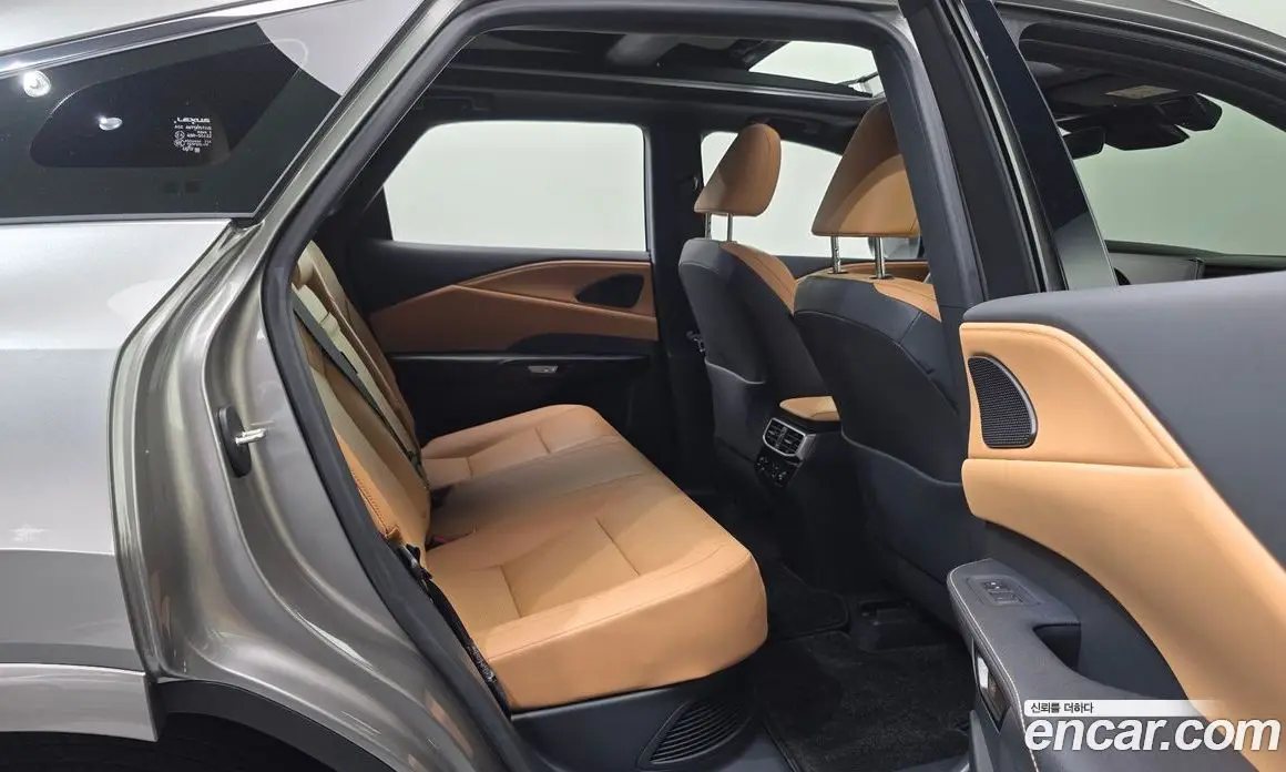 Lexus RX 2025 2.5 автомат (гидро), фото 25 Lexus RX 2025 2.5 автомат (гидро), фото 25