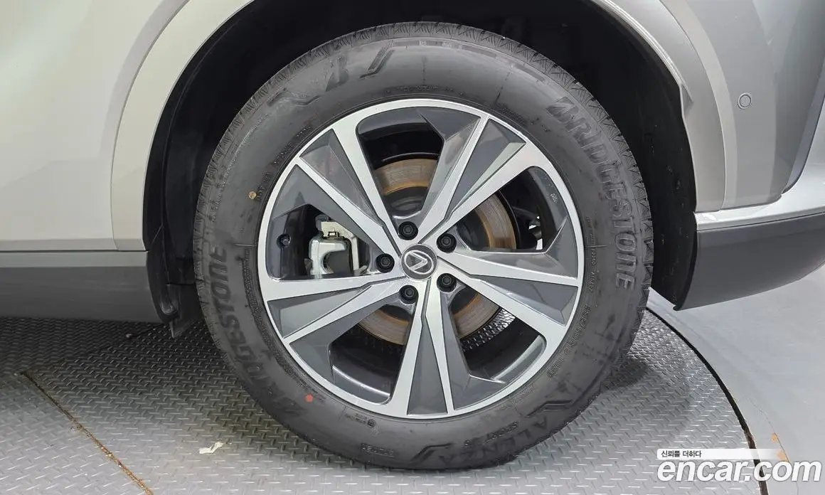 Lexus RX 2025 2.5 автомат (гидро), фото 7 Lexus RX 2025 2.5 автомат (гидро), фото 7