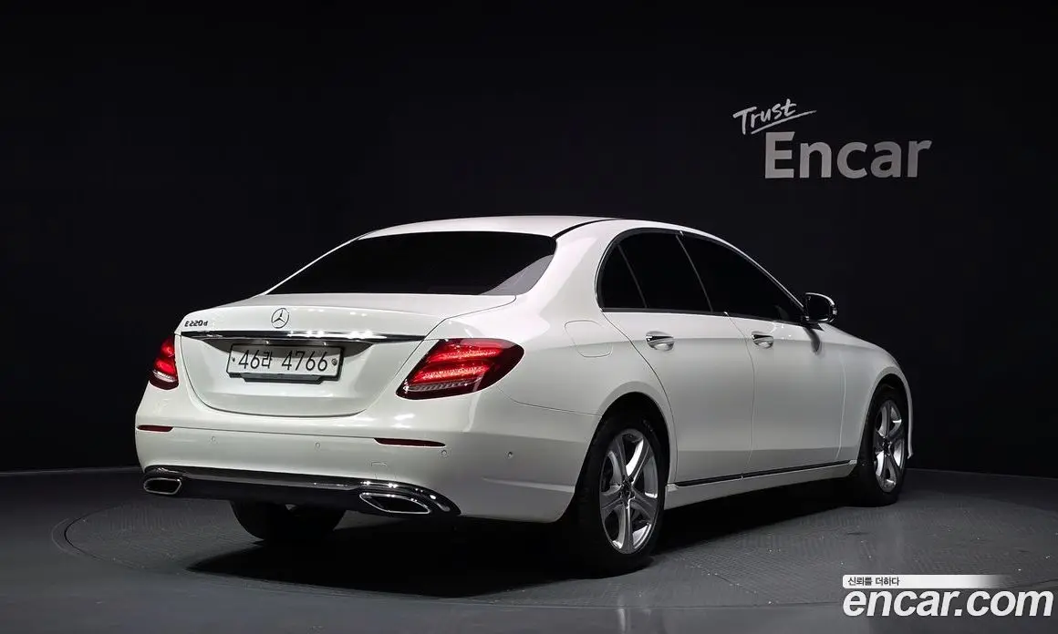 Mercedes-Benz E-Class 2017 1.9 автомат (гидро), фото 2 Mercedes-Benz E-Class 2017 1.9 автомат (гидро), фото 2