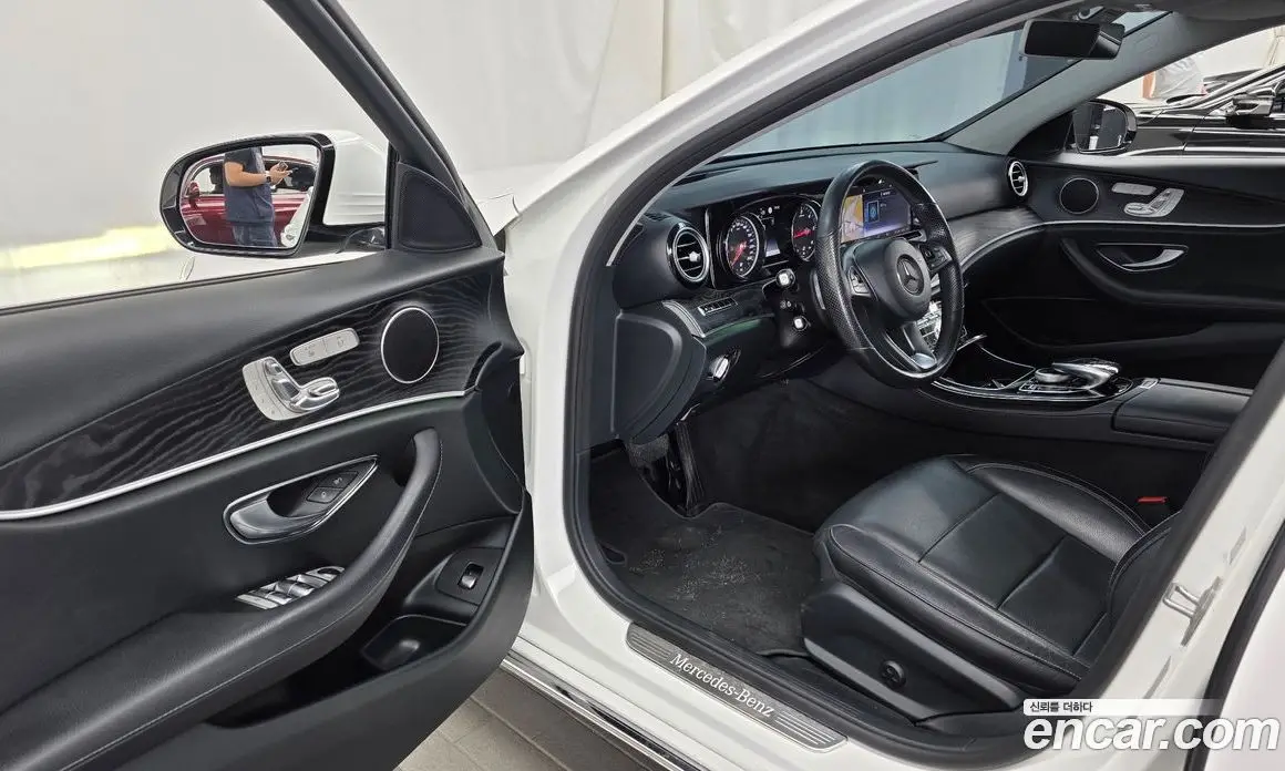 Mercedes-Benz E-Class 2017 1.9 автомат (гидро), фото 10 Mercedes-Benz E-Class 2017 1.9 автомат (гидро), фото 10