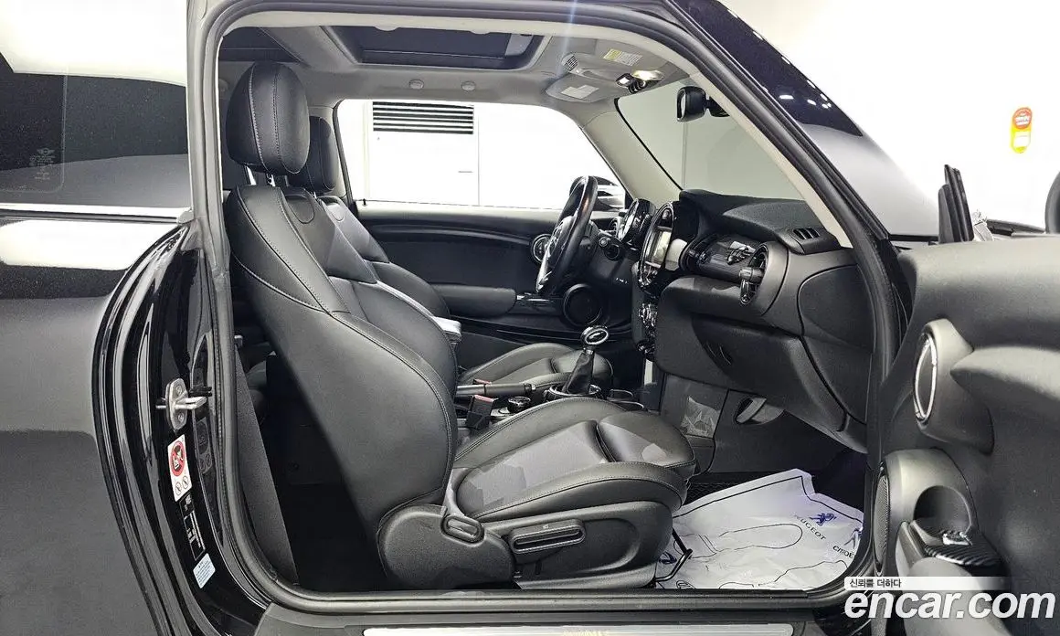 Mini Cooper 2017 1.5 автомат (гидро), фото 12 Mini Cooper 2017 1.5 автомат (гидро), фото 12