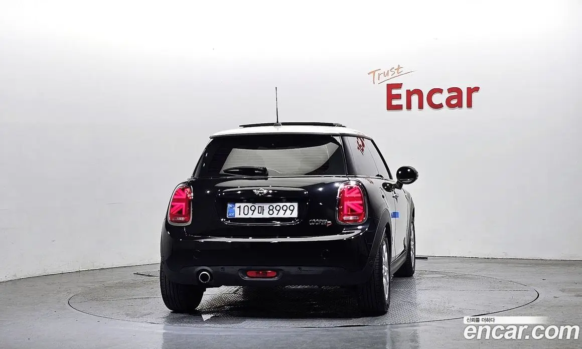 Mini Cooper 2017 1.5 автомат (гидро), фото 4 Mini Cooper 2017 1.5 автомат (гидро), фото 4
