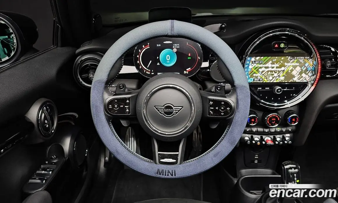 Mini Cooper Convertible 2024 2.0 автомат (гидро), фото 18 Mini Cooper Convertible 2024 2.0 автомат (гидро), фото 18