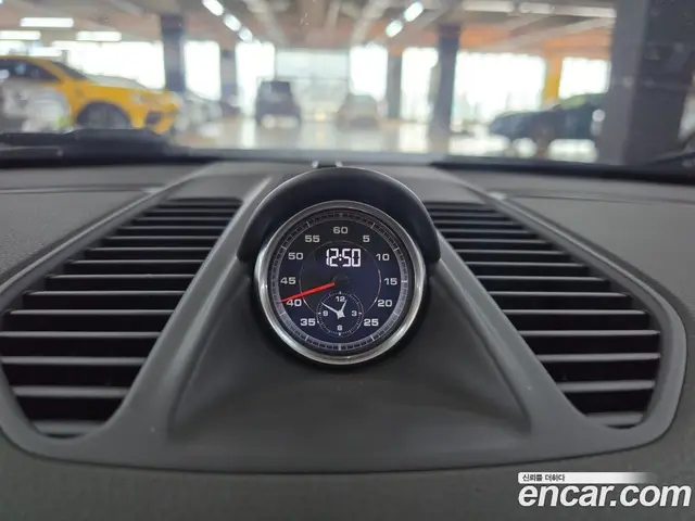 Porsche 911 2017 3.0 автомат (гидро), миниатюра 12