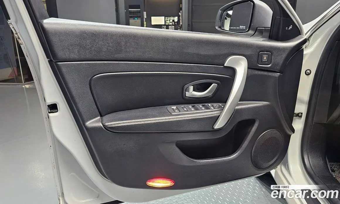Renault (Samsung) SM5 2015 1.6 автомат (гидро), фото 14 Renault (Samsung) SM5 2015 1.6 автомат (гидро), фото 14