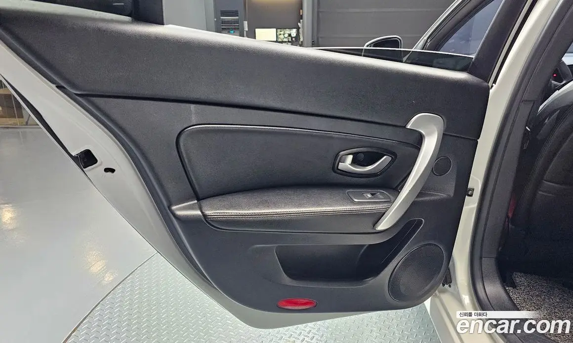 Renault (Samsung) SM5 2015 1.6 автомат (гидро), фото 15 Renault (Samsung) SM5 2015 1.6 автомат (гидро), фото 15