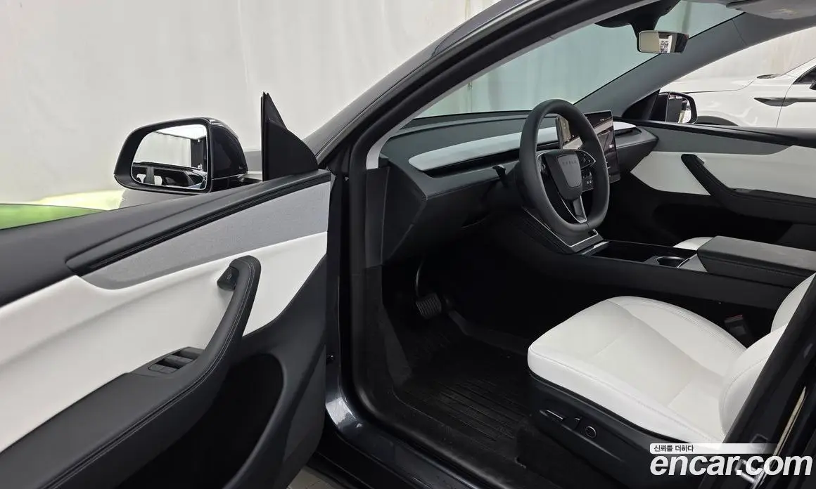 Tesla Model Y 2025 0.2 автомат (гидро), фото 10