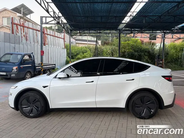 Tesla Model Y 2026 автомат (гидро), миниатюра 1 Tesla Model Y 2026 автомат (гидро), миниатюра 1