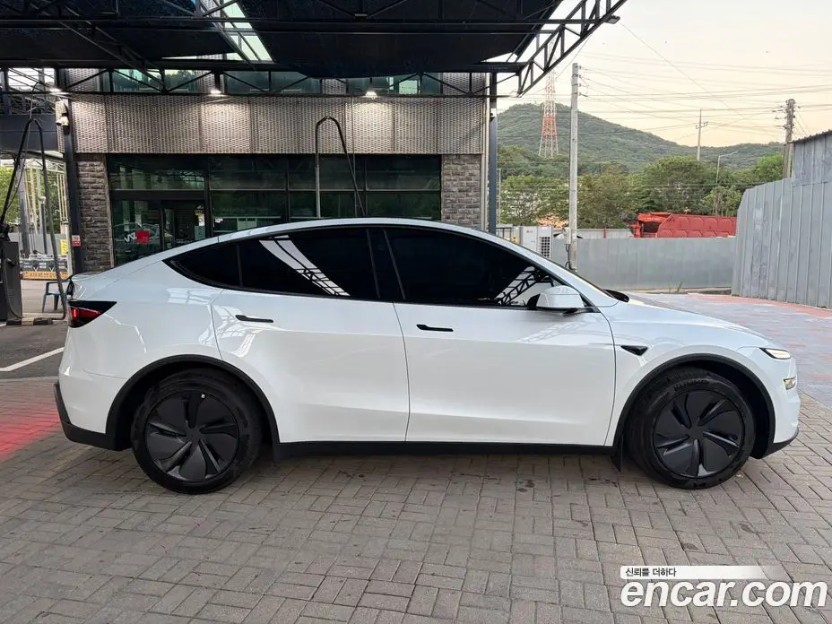 Tesla Model Y 2026 автомат (гидро), фото 2 Tesla Model Y 2026 автомат (гидро), фото 2