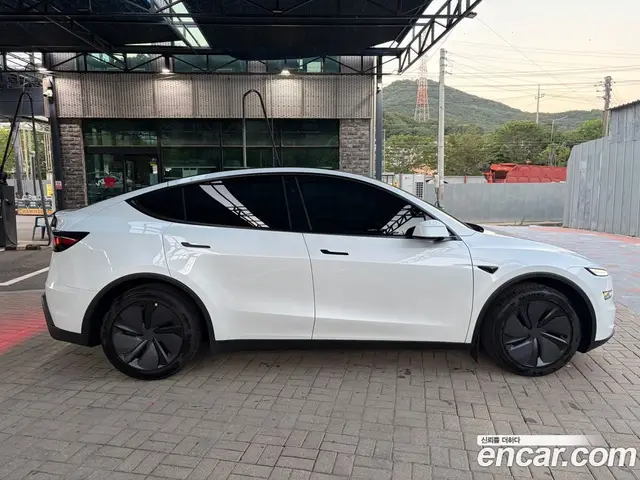 Tesla Model Y 2026 автомат (гидро), миниатюра 2 Tesla Model Y 2026 автомат (гидро), миниатюра 2