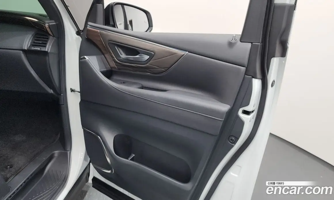 Toyota Alphard 2024 2.5 автомат (гидро), фото 14 Toyota Alphard 2024 2.5 автомат (гидро), фото 14