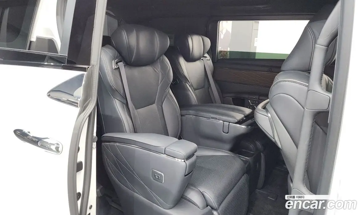 Toyota Alphard 2024 2.5 автомат (гидро), фото 17 Toyota Alphard 2024 2.5 автомат (гидро), фото 17