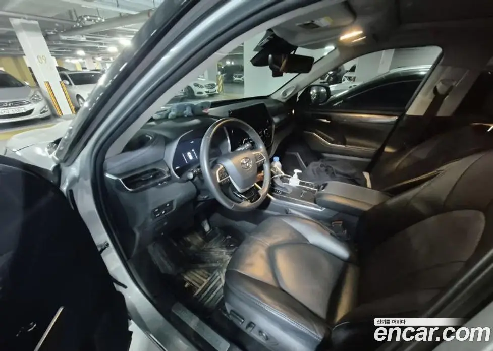 Toyota Highlander 2023 2.5 автомат (гидро), фото 3 Toyota Highlander 2023 2.5 автомат (гидро), фото 3