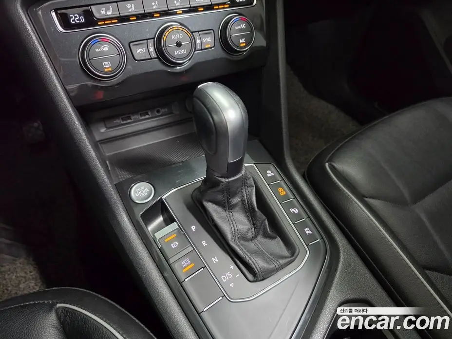 Volkswagen Tiguan 2020 2.0 автомат (гидро), фото 9 Volkswagen Tiguan 2020 2.0 автомат (гидро), фото 9