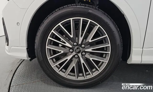 Audi Q3 2025 2.0 автомат (гидро), миниатюра 5