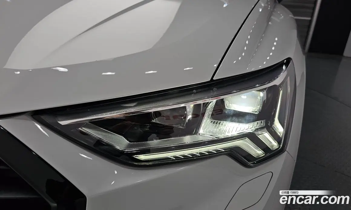 Audi Q3 2025 2.0 автомат (гидро), фото 8
