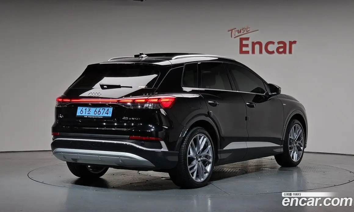 Audi Q4 e-tron 2025 0.2 автомат (гидро), фото 1 Audi Q4 e-tron 2025 0.2 автомат (гидро), фото 1