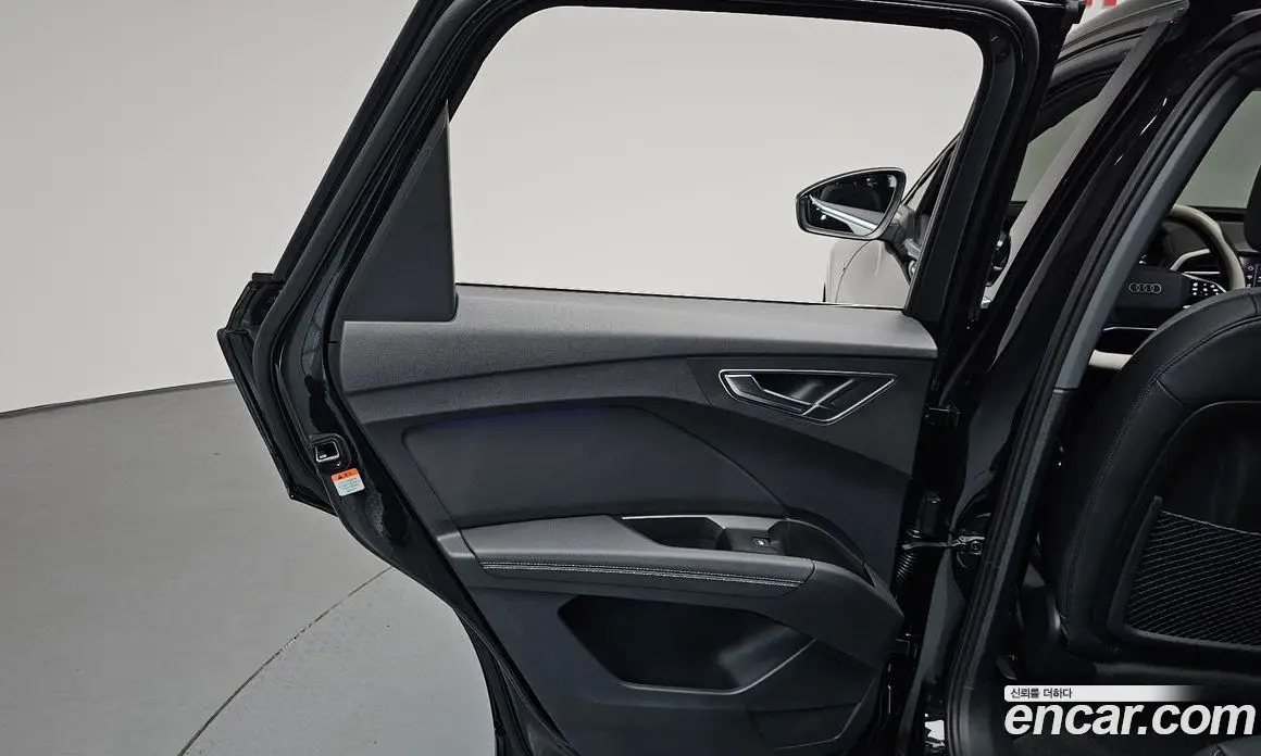 Audi Q4 e-tron 2025 0.2 автомат (гидро), фото 14 Audi Q4 e-tron 2025 0.2 автомат (гидро), фото 14