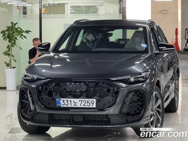 Audi Q5, 2025, 14 км
