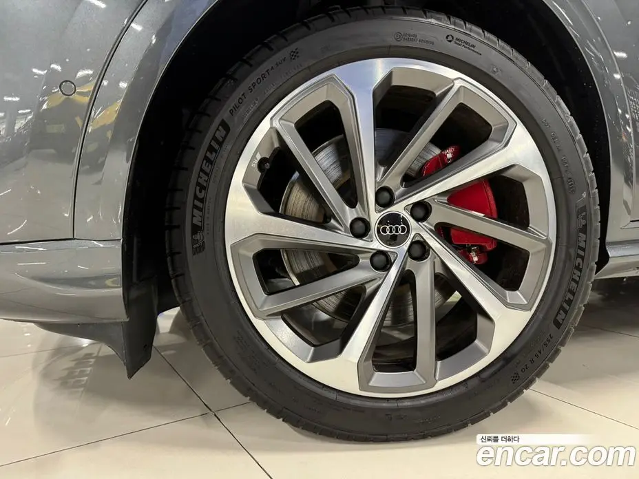 Audi Q5 2025 2.0 автомат (гидро), фото 4 Audi Q5 2025 2.0 автомат (гидро), фото 4