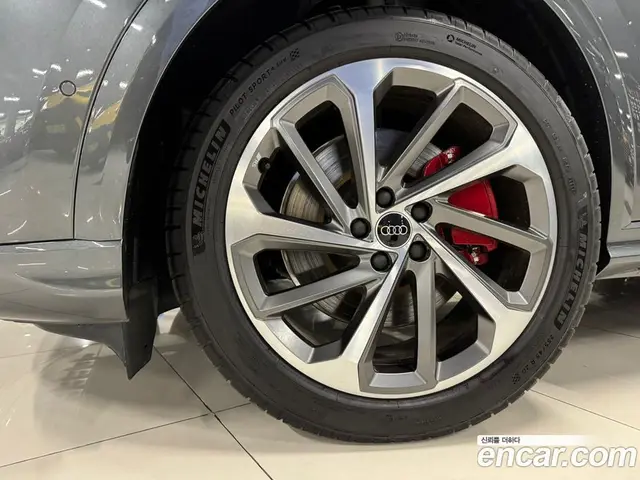 Audi Q5 2025 2.0 автомат (гидро), миниатюра 4 Audi Q5 2025 2.0 автомат (гидро), миниатюра 4