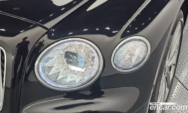 Bentley Flying Spur 2022 4.0 автомат (гидро), миниатюра 7