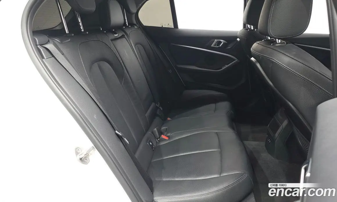 BMW 1 серия 2021 2.0 автомат (гидро), фото 17