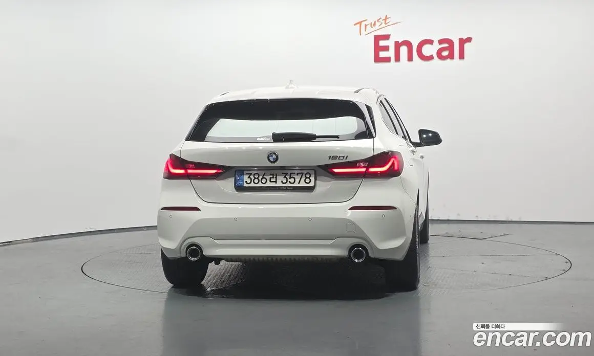 BMW 1 серия 2021 2.0 автомат (гидро), фото 3
