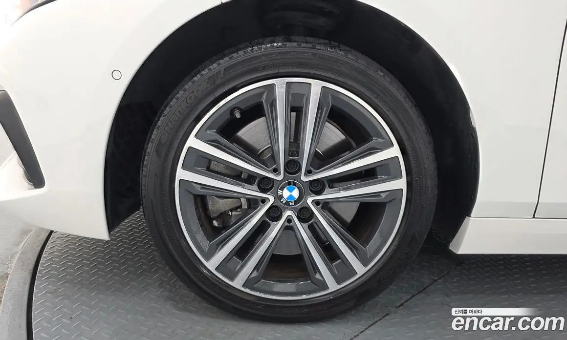 BMW 1 серия 2021 2.0 автомат (гидро), фото 4