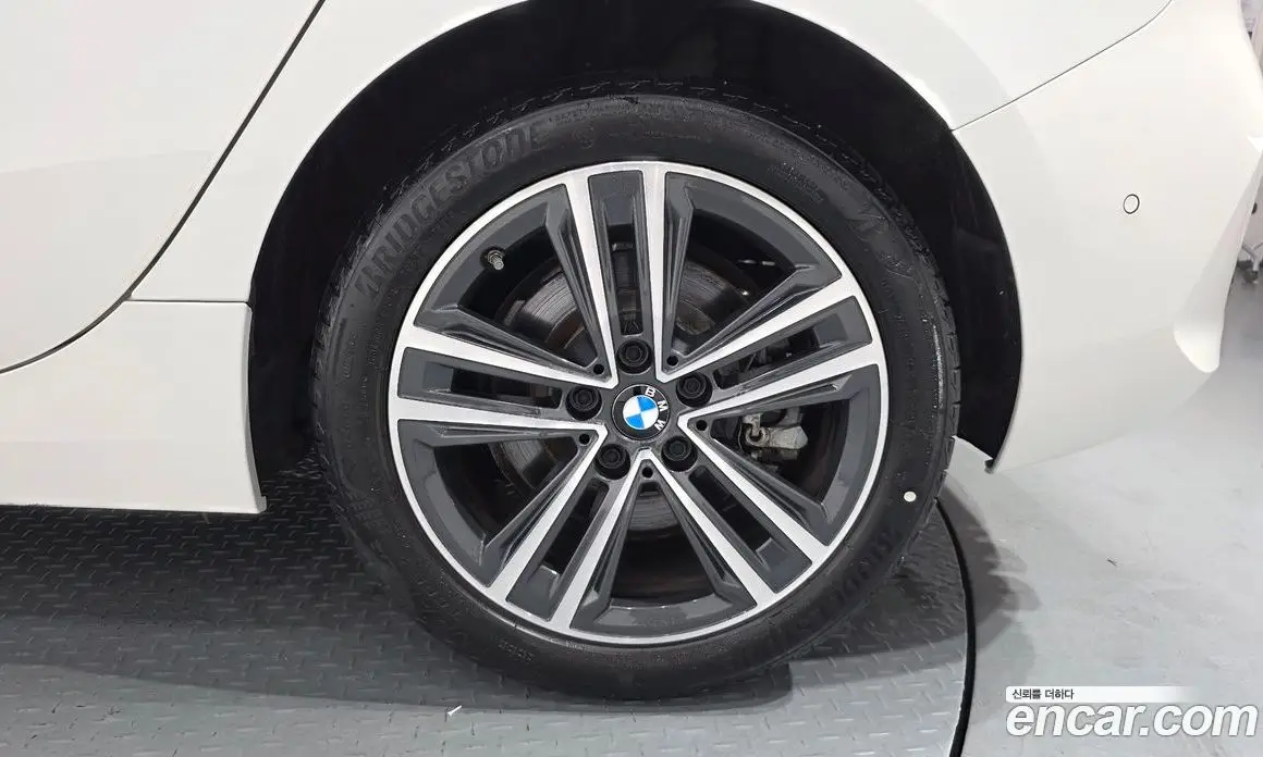 BMW 1 серия 2021 2.0 автомат (гидро), фото 6